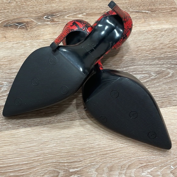 Size 39 Saint Laurent Heels - Black and Red Snake Skin - Picture 5 of 13